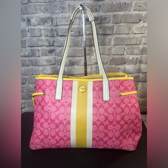 Coach Handbags - EUC Coach Carryall Tote - Pink Lemonade